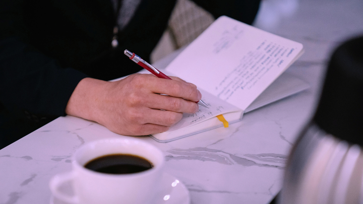 Daily Confidence Rituals for People Who Overthink