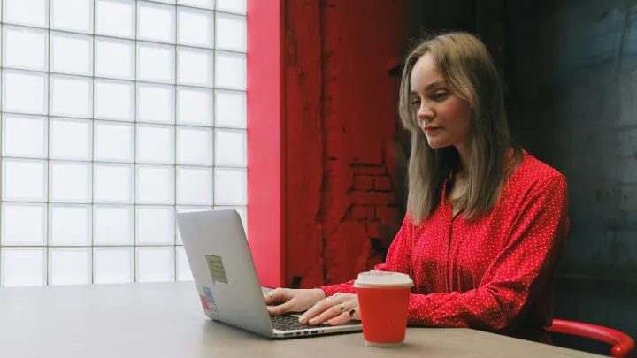 Minimalist Productivity: Do Less, Finish More with a 3-Task Daily System